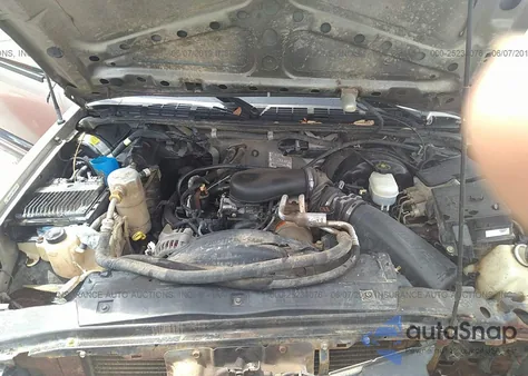 1998 Chevrolet S Truck S10 z USA, uszkodzony, nr VIN 1GCDT19XXW8155986